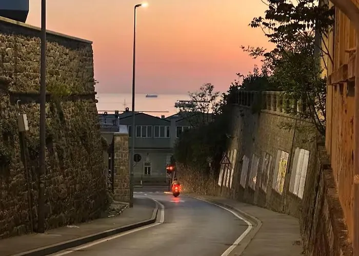 Apartment Lutomic Apartmant By The Sea *